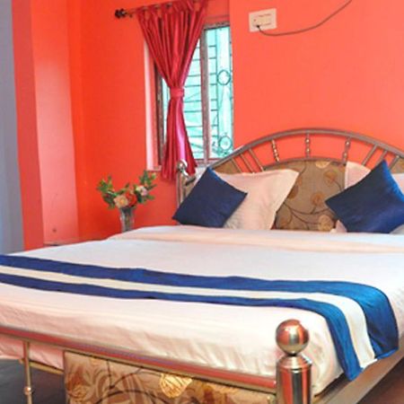 H C N Guest House Kolkata Bagian luar foto