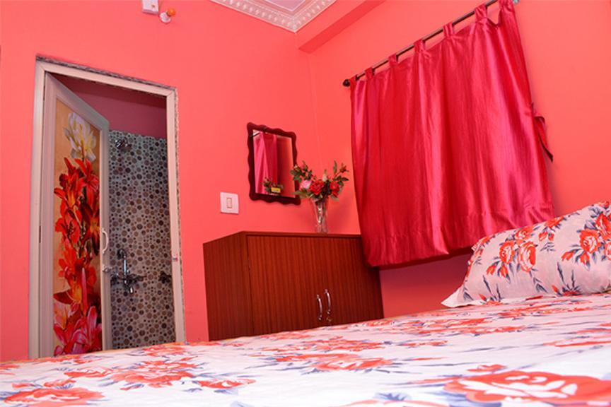 H C N Guest House Kolkata Bagian luar foto